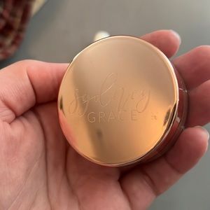 Sydney Grace pressed pigment